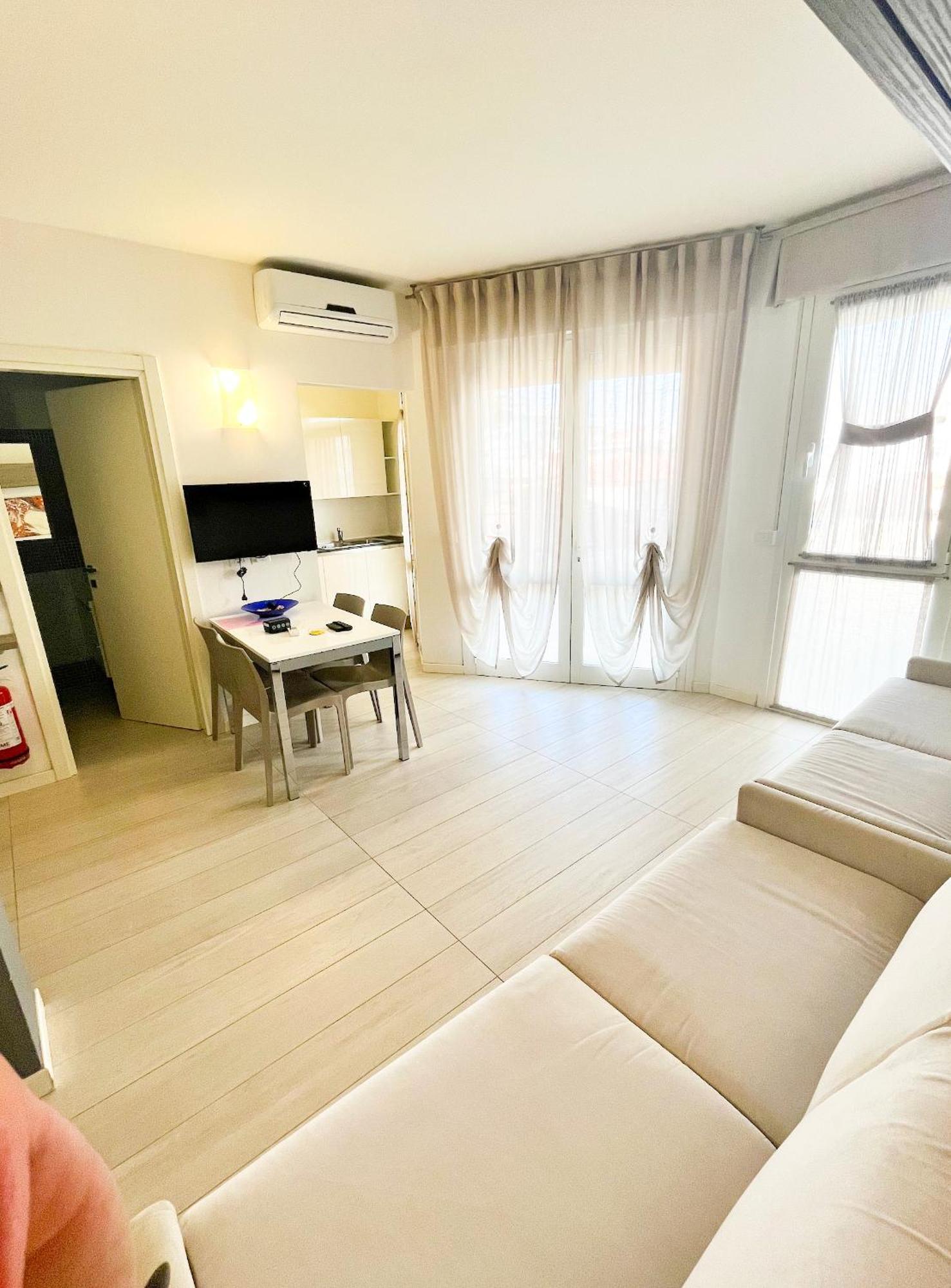 Vista Mare, - Centro Commerciale Lido di Jesolo
